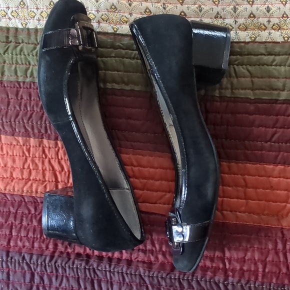 ANNE KLEIN* suede and patent leather block heel buckle top square toe dress shoe - Picture 7 of 14